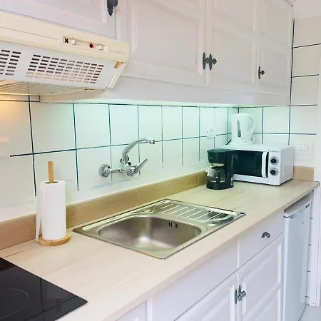 Studio Sea Front View & Pool * تاكورونتي