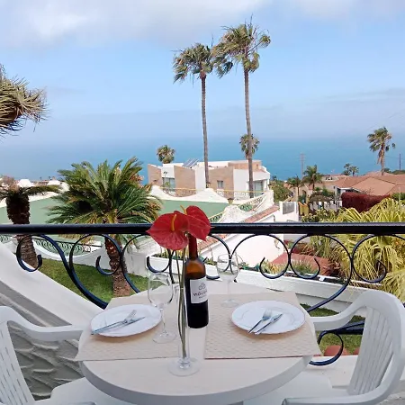 Studio Sea Front View & Pool * تاكورونتي