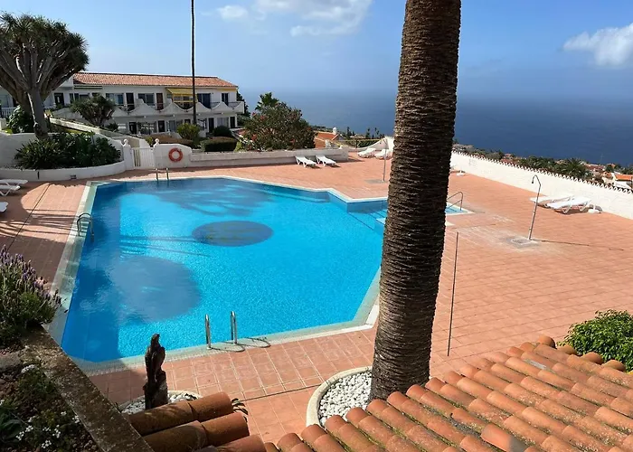 Studio Sea Front View & Pool Daire *