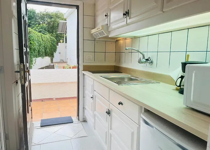 Studio Sea Front View & Pool *